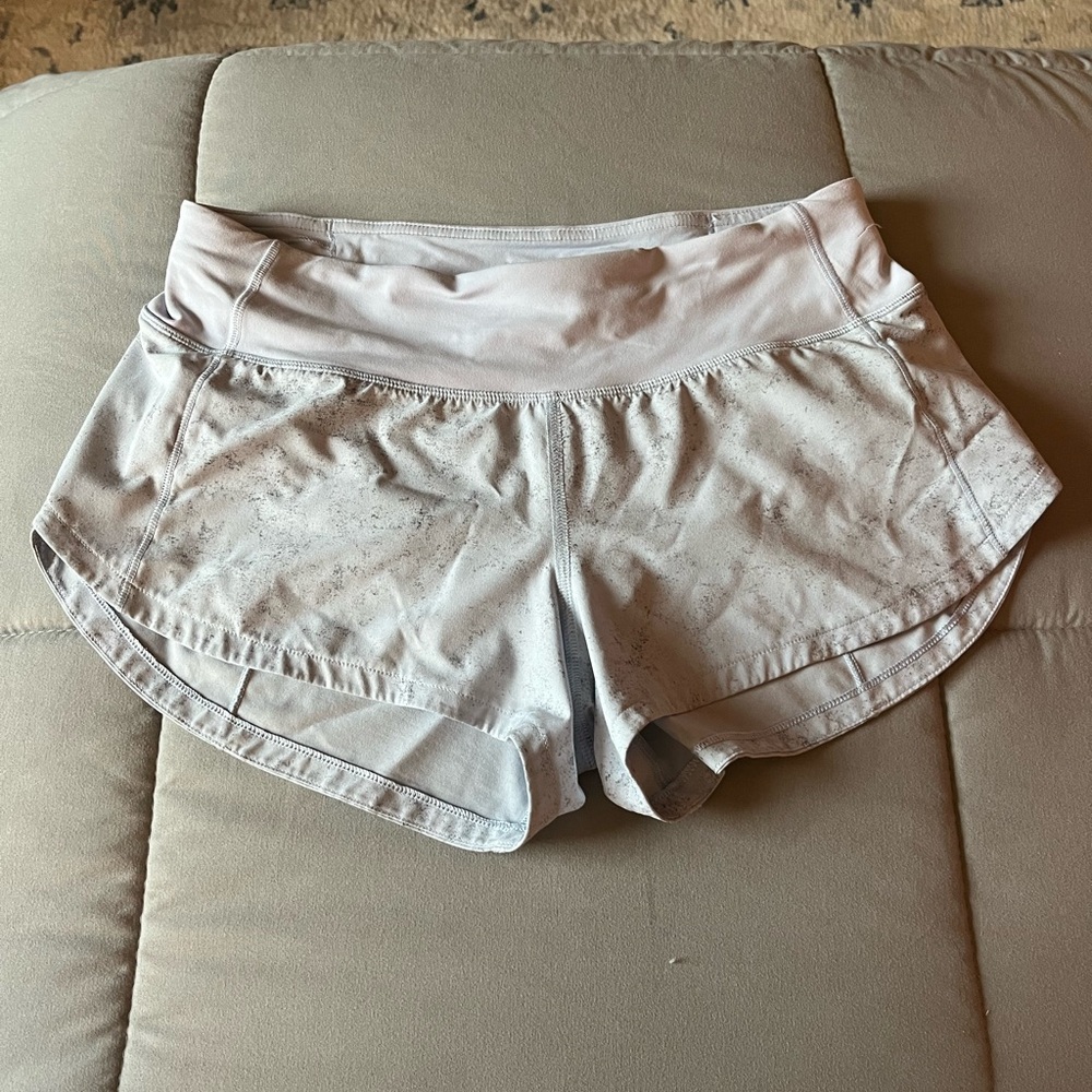 Lululemon Hotty Hot High-Rise Lined Shorts 2.5"